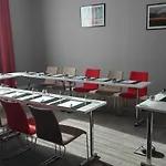 Western Paris 4* Сакле