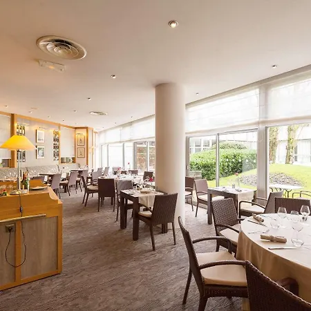 Western Paris 4* ساكلاي