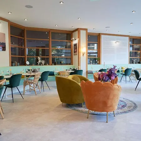 Western Paris Hotel 4*