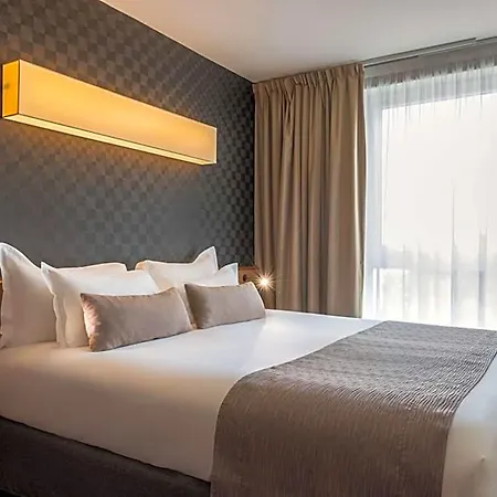 Western Paris 4*