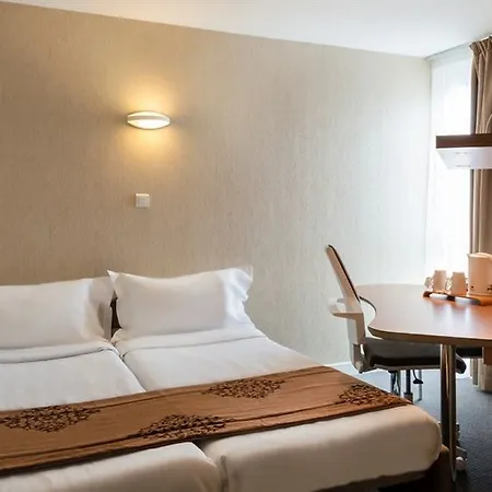 Western Paris Hotel 4*