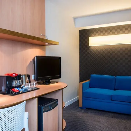 ホテル Western Paris 4*